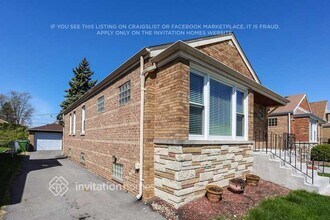 9024 S Albany Ave in Evergreen Park, IL - Foto de edificio - Building Photo
