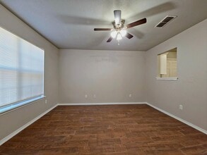 5863 6th St in Lubbock, TX - Building Photo - Building Photo