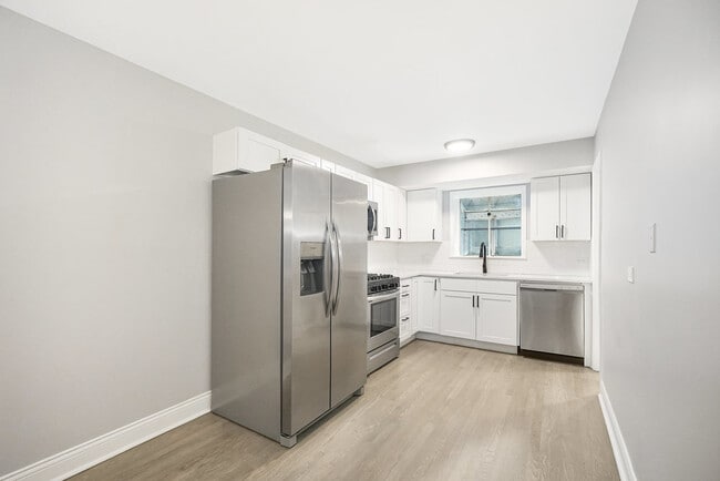 1512 W Diversey Pky, Unit B in Chicago, IL - Building Photo - Building Photo