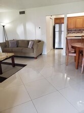 401 Pine Glen Ln in Greenacres, FL - Building Photo - Building Photo