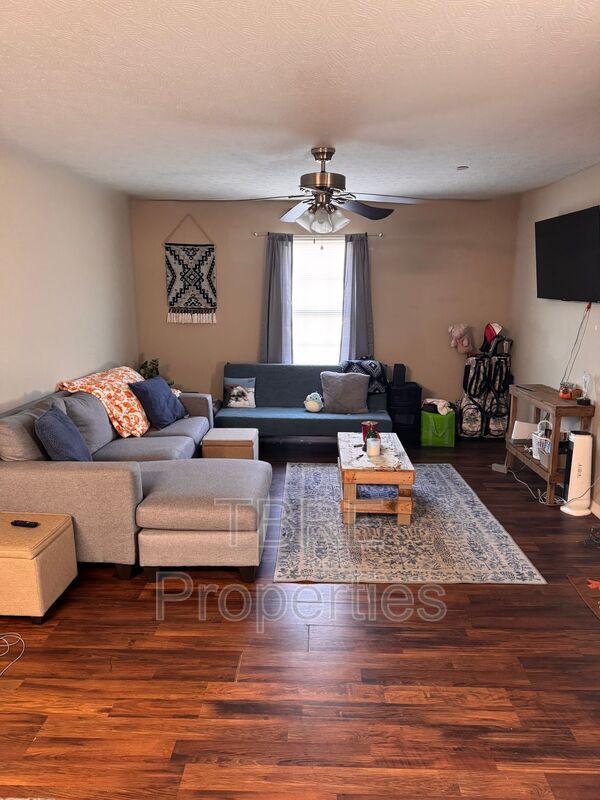 1619 6th Ave in Huntington, WV - Building Photo - Building Photo