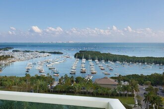 2889 McFarlane Rd in Miami, FL - Building Photo - Building Photo