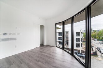 1165 NW 8th Ave in Miami, FL - Building Photo - Building Photo