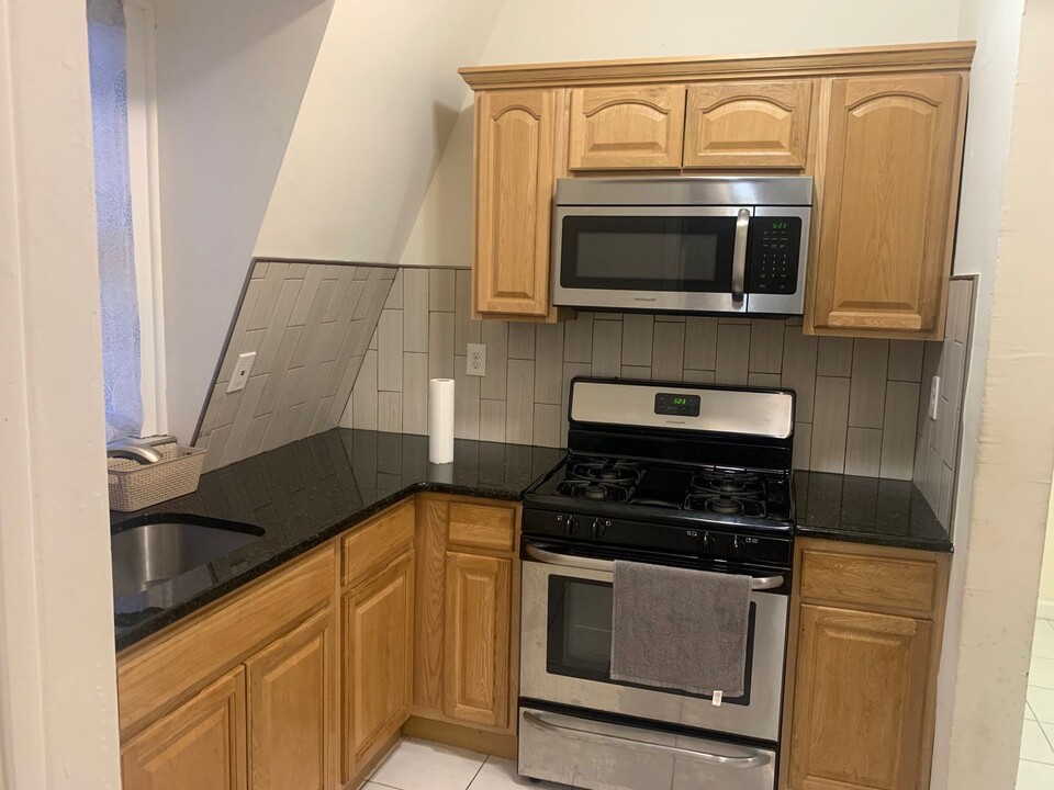 86 Clinton Ave in Newark, NJ - Building Photo