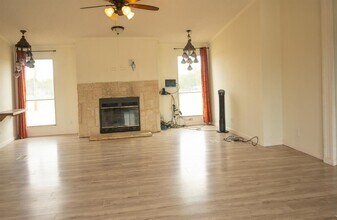 1000 Co Rd 201 in Liberty Hill, TX - Building Photo - Building Photo