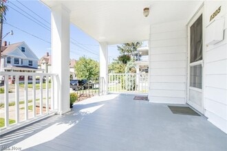 1303 Lakeland Ave in Lakewood, OH - Foto de edificio - Building Photo