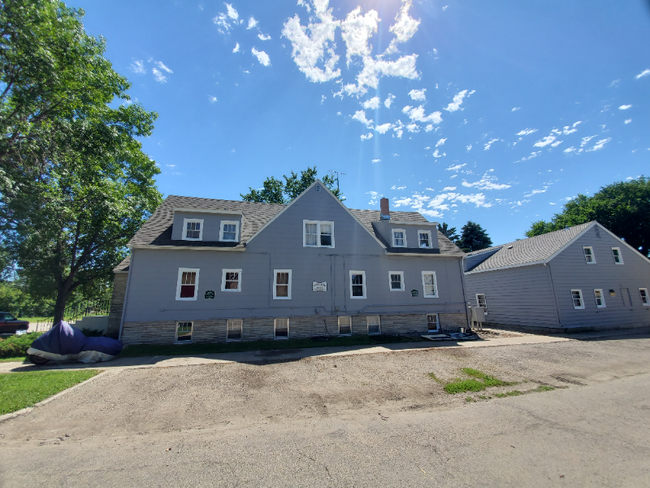 property at 208 5th Ave SW