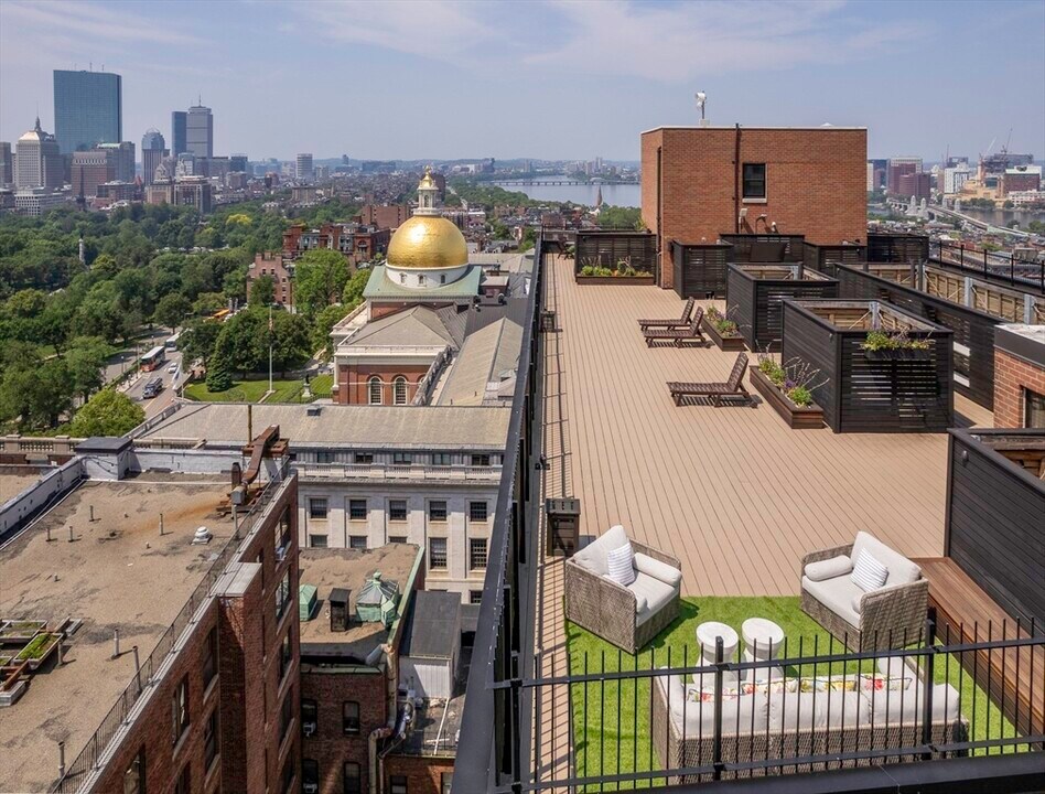 130 Bowdoin St in Boston, MA - Building Photo
