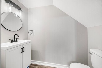 2626 Holly Hall St in Houston, TX - Building Photo - Building Photo