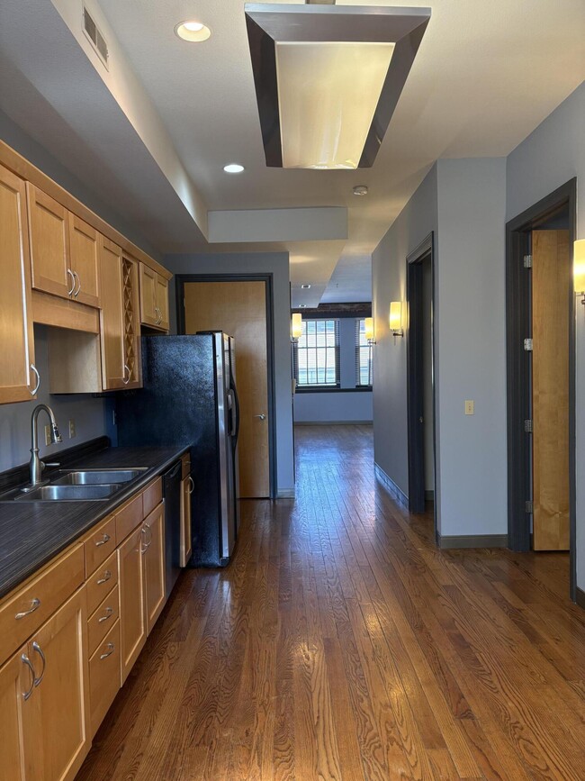 1106 E Broadway in Columbia, MO - Building Photo - Building Photo