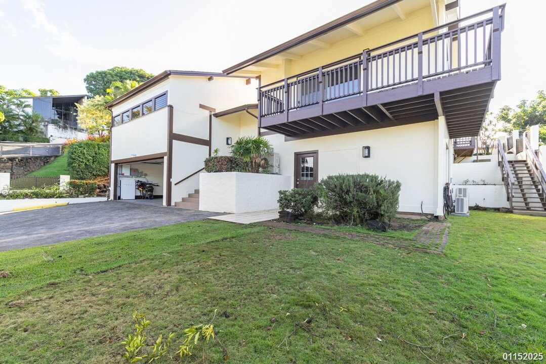 99-1011 Kahua Pl in Aiea, HI - Building Photo