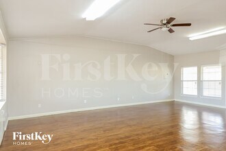 6127 Bright Valley Dr in San Antonio, TX - Building Photo - Building Photo