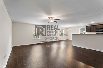 317 Sportsman Dr in La Vergne, TN - Building Photo - Building Photo