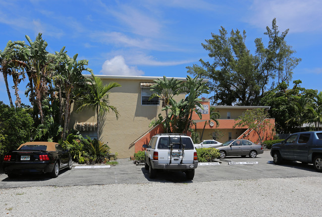 999 NE 23rd Dr in Wilton Manors, FL - Building Photo - Building Photo