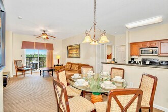 8113 Resort Village Dr in Orlando, FL - Building Photo - Building Photo