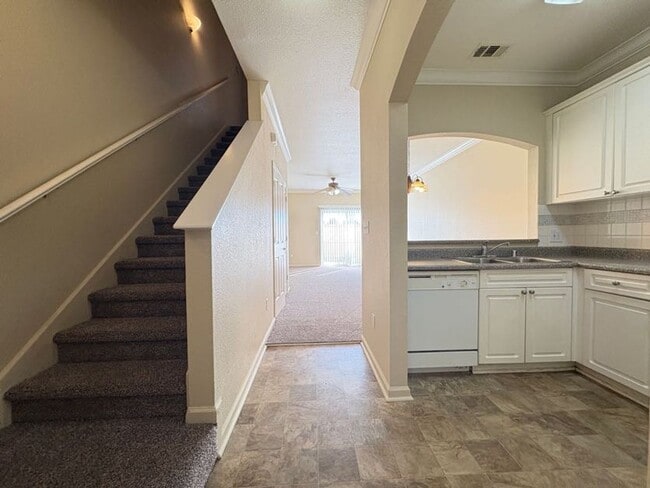 8905 Davis Rd in Stockton, CA - Building Photo - Building Photo