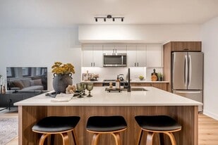 360 Laurier in Ottawa, ON - Building Photo