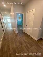 9719 Silver Falls Ln in Shafter, CA - Building Photo - Building Photo