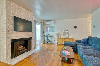 1524 Berkeley St, Unit 5 in Santa Monica, CA - Building Photo - Building Photo