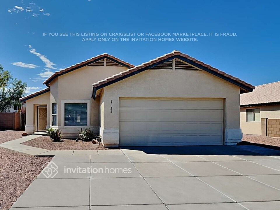 8625 W El Caminito Dr in Peoria, AZ - Foto de edificio