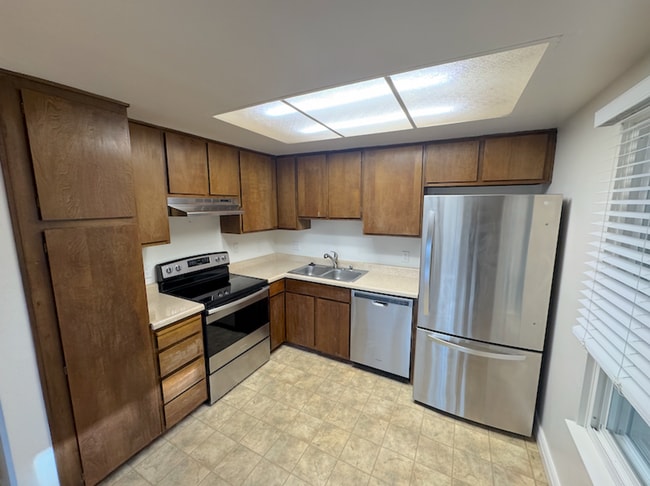 property at 2113 Roundhouse Rd