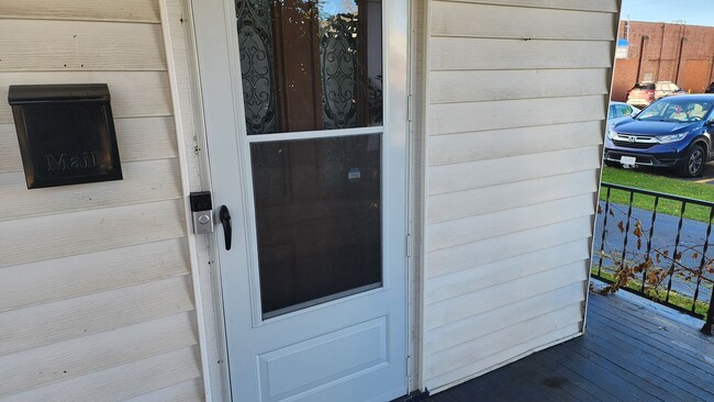 114 S 6th St-Unit -Lower Front Apartment in Olean, NY - Building Photo - Building Photo