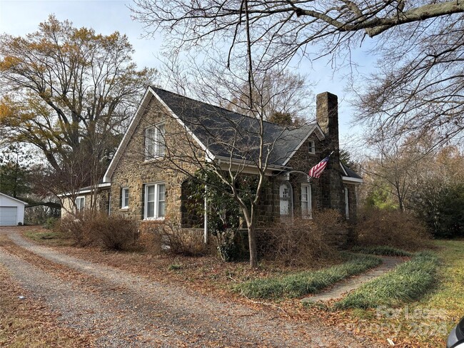 2362 Statesville Hwy in Mooresville, NC - Building Photo - Building Photo