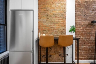829 9th Ave in New York, NY - Building Photo - Building Photo