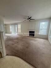 5813 Ludington Dr in Virginia Beach, VA - Building Photo - Building Photo