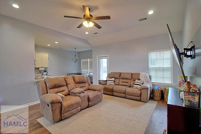 452 Huntington Dr in Ludowici, GA - Building Photo - Building Photo