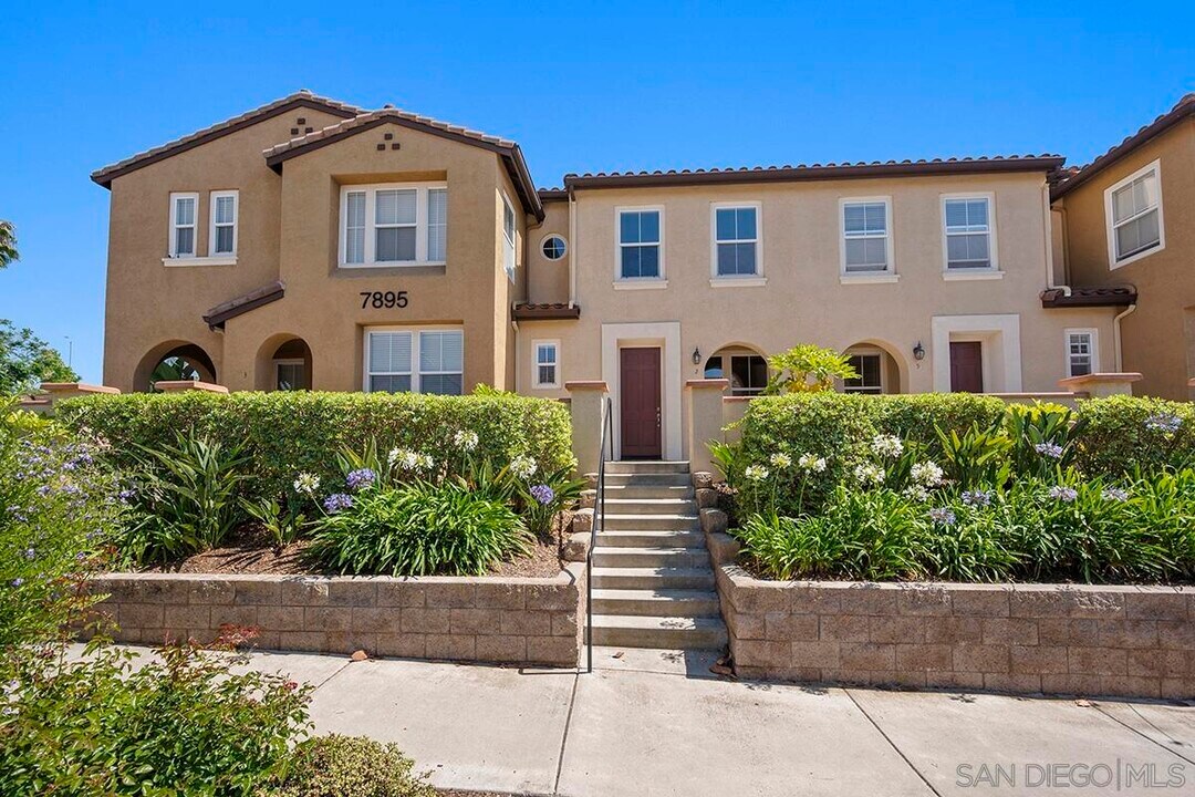 7895 Via Montebello in San Diego, CA - Building Photo