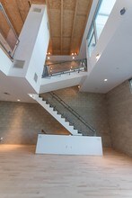 717 N Highland Ave in Los Angeles, CA - Foto de edificio - Building Photo