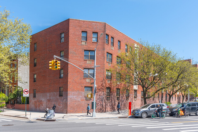 5 Gates Ave in Brooklyn, NY - Building Photo - Building Photo