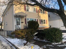 21 Lindsley Ave, Unit Unit 2 in Maplewood, NJ - Building Photo