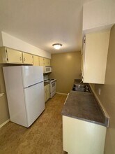 409 NE Westwind Dr in Lee's Summit, MO - Building Photo - Building Photo