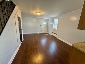27 Columbia Ave in East Rockaway, NY - Building Photo - Building Photo