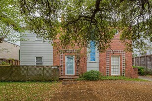 2163 University Blvd in Houston, TX - Building Photo