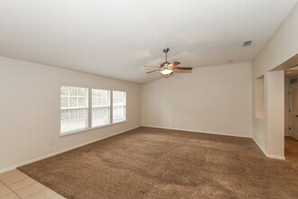 2274 Tyson Lake Dr in Jacksonville, FL - Foto de edificio - Building Photo