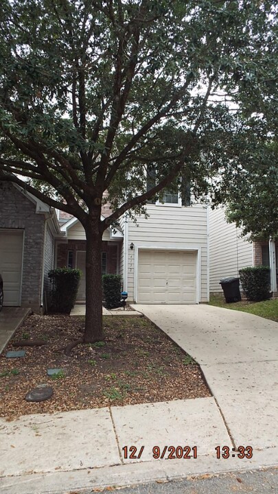 4132 St Charles Bay in San Antonio, TX - Building Photo