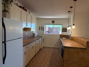 28332 Rodeo Rd in Helendale, CA - Building Photo - Building Photo