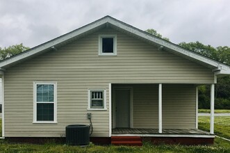 107 S Independence St in Kinston, NC - Building Photo - Building Photo