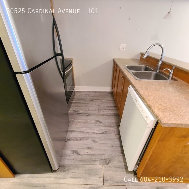 30525 Cardinal Ave in Abbotsford, BC - Building Photo - Building Photo
