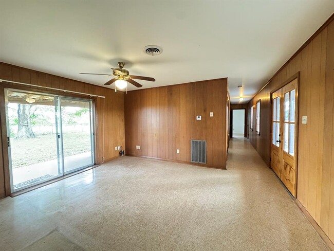 4902 Mill Creek Rd in Cat Spring, TX - Building Photo - Building Photo