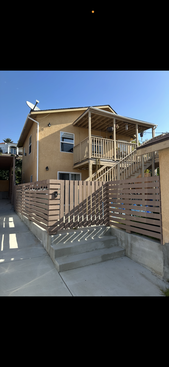 409 E Oak Ave in El Segundo, CA - Building Photo - Building Photo