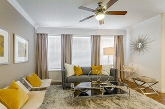 Berkshire Lakeway in Lakeway, TX - Building Photo - Building Photo