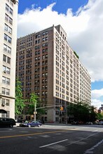 685 W End Ave in New York, NY - Building Photo - Building Photo