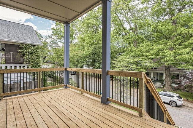 132 Flora Ave NE in Atlanta, GA - Building Photo - Building Photo