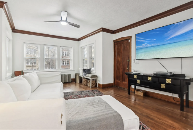 5128 W Montana St, Unit First Floor in Chicago, IL - Foto de edificio - Building Photo