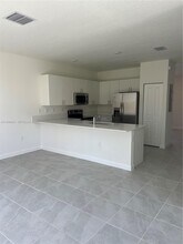 1727 SE 26th Ter in Homestead, FL - Foto de edificio - Building Photo