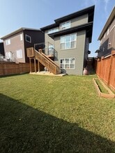 83 Evansglen Cir NW in Calgary, AB - Building Photo - Building Photo